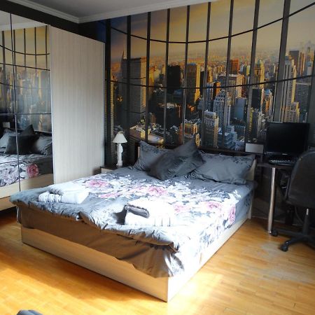 2 Bedrooms With Private Bath And Balcony Near The Airport Szófia Kültér fotó